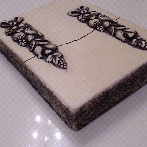 TRESSE golden bisque back iron ceramic label cracked 3x but holding - Picture 3 of 12